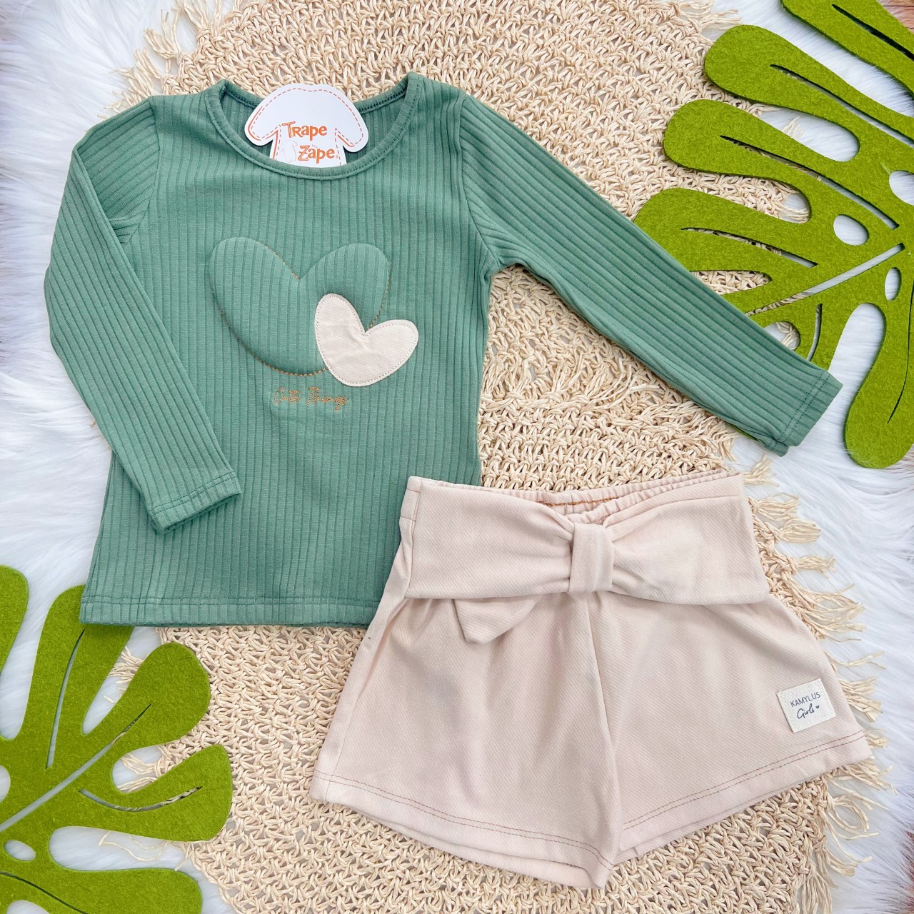 Conj. Blusa Manga Longa Canelada Corações Cut Things e Short  - Verde e Areia